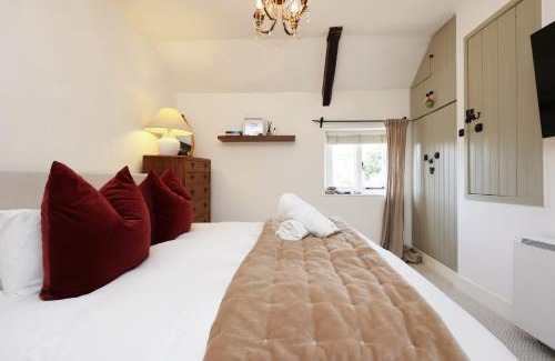 Monkton Farleigh Apartment | Your Bradford Haven Comfort and Nature
