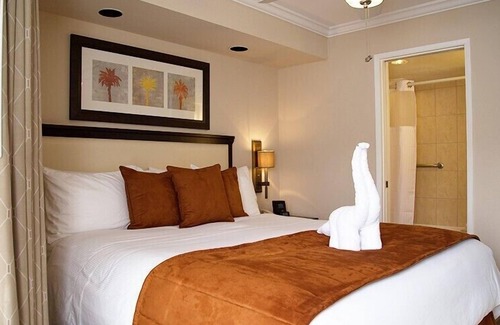 Coronado Hotel | Your Coronado Paradise! Unit with Kitchenette! Outdoor Spa Tub!