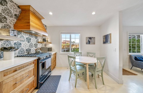 Seaside Cottage | Your Dream Seaside Vacation! Charming 2 BDR Home Just Minutes to Del Monte Beach