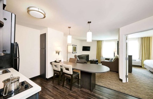 Brentwood House | Your Dream Stay in the Heart of Tennessee! 2 Relaxing Units, Full Kitchen!