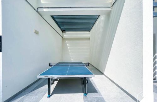 Al Barsha Apartment | Your Fav Studio Getaway l Pool, Gym & Parking!