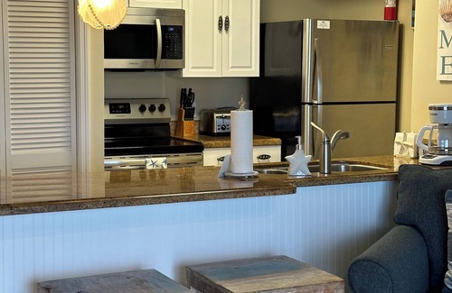 Tavernier Condo | Your Happy Place - gorgeous 2 bed/2 bath oceanfront suite with full kitchen
