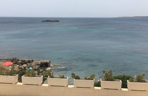 Punta Milocca Villa | Your home 3 meters from the sea