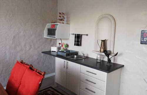 Somerset West Cottage | Your home away from home!