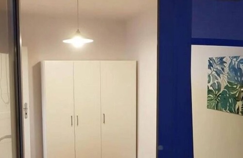 Saska Kepa House | Your Home Away From Home! 4 Family-friendly units for your vacation! W/ Parking