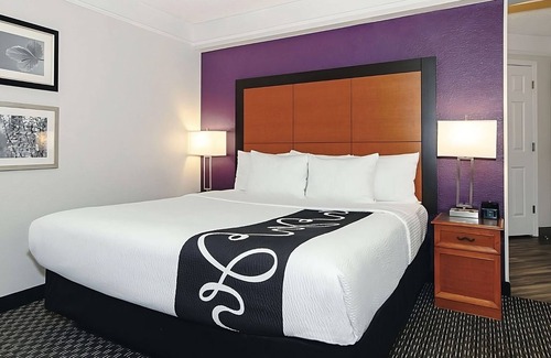 Guasti House | Your Home Away From Home! Family-Friendly Unit To Relax. Near Golden Oak Park