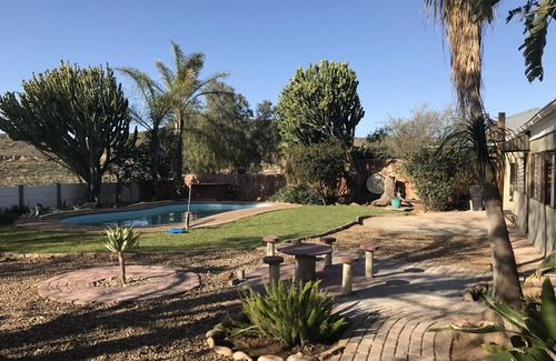 Oudtshoorn House | Your home away from home in the Ostrich capital of South Africa