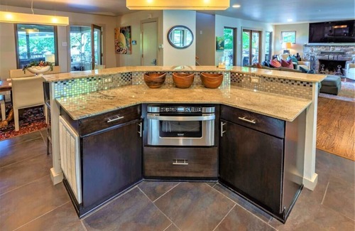 Mid America House | Your Lakefront Luxury