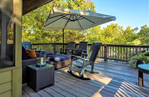 Mid America House | Your Lakefront Luxury