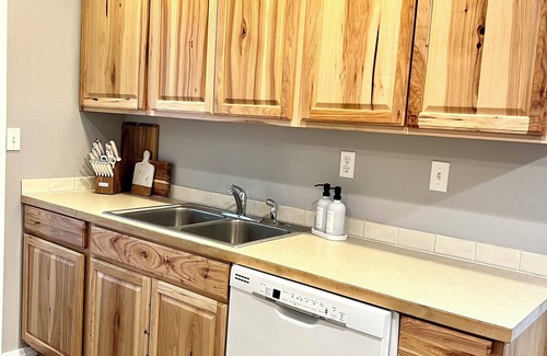 Tri-Cities Apartment | Your Little Guest House