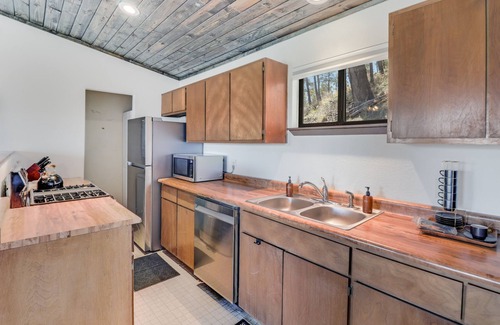 Ruidoso Cabin | Your little lovers retreat perched above the tall pines.