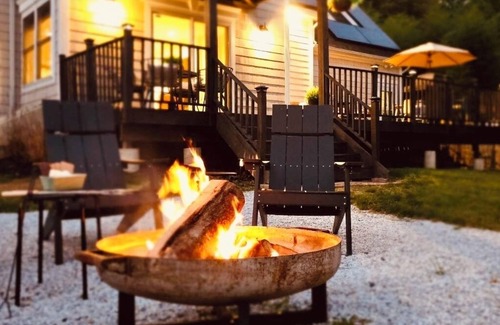 Greenwood Lake House | YOUR NEXT GETAWAY. HUDSON VALLEY LAKEFRONT 50mi from NYC. @thelakehousegwlny