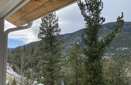 Evergreen House | Your Own Little Piece of Beaver Creek with a Front Range Location