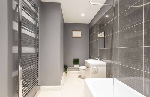 Southampton Apartment | Your Perfect 2BR Apt in the City