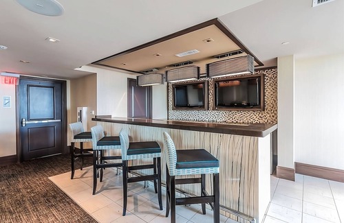 Northeast Virginia Beach Hotel | Your Perfect Beach Hideaway! Full Kitchen, Swimming Pool, Ocean Front!