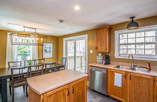 Carroll County House | Your Perfect Blend of Views, Hot Tub, and Fun!