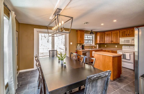 Carroll County House | Your Perfect Blend of Views, Hot Tub, and Fun!