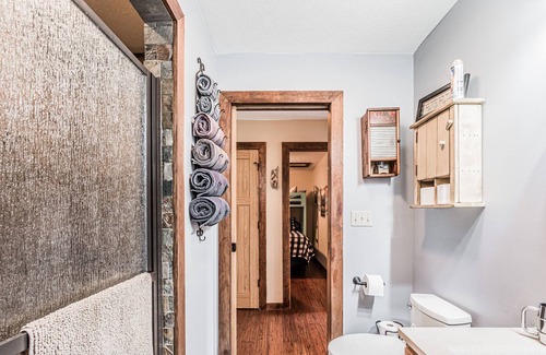 Penrod House | Your perfect getaway on beautiful Lake Malone with private boat dock!