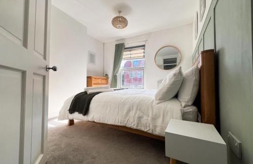 Worcester House | Your Property Box Short Stays - Severn Street