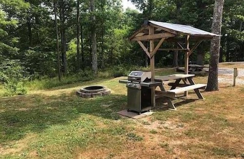 Teresita House | Your Relaxing Getaway Awaits! Pet-Friendly Cabins, Free Parking