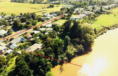 Whanganui Apartment | Your stay starts with dinner in our home