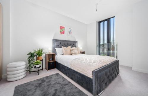 Manchester Apartment | Your Urban Haven Scenic Views Unbeatable Location