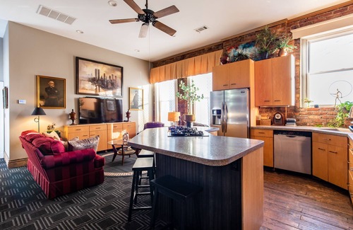 Smoketown Jackson House | YOUR URBAN OASIS - Paristown, Downtown, Highlands, NULU - brand new!