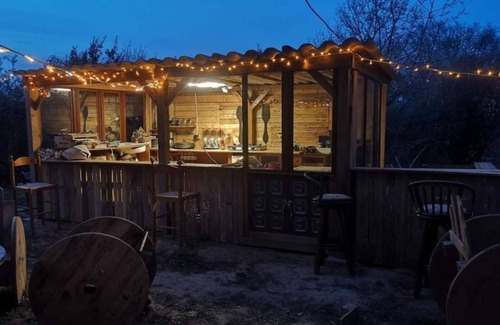 Nyls Cabin | Yourte 20 Cuisine Douche Extérieur Ferme et Toilette Séche Commun