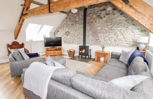 Brynrefail House | Yr Hen Festri