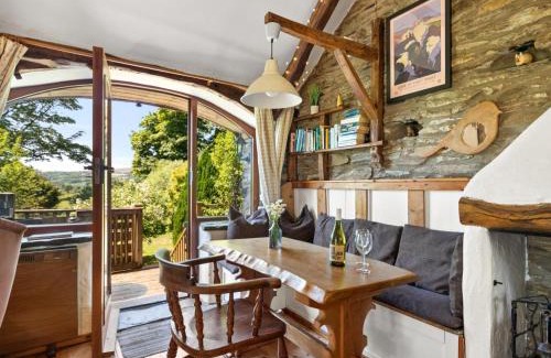 Whitland House | Ysgubor Isaf