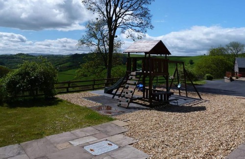 Brecon House | Ysgubor y Mynydd