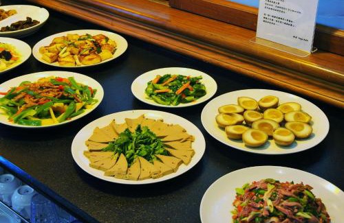 Jiaoxi Bed & Breakfast | Yunju House