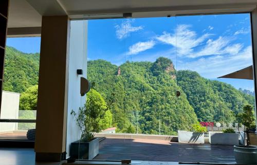 Wulingyuan House | Yunmanshanju Homestay -Zhangjiajie National Forest Park Branch - Free pick-up and drop-off service at the south gate of the Forest park is provided