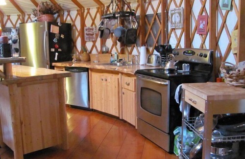 Polson Cabin | Yurt living, lake front, hiking, shopping, parade, concert, fireworks display
