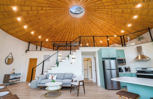 McGaheysville Cabin | Yurt, mins to slopes, Hot Tub, Arcade Room, Pool Table, PS5, Fire Pit EV charger