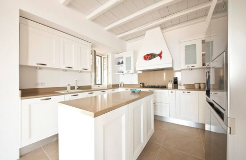 Antiparos Villa | Yvoni - Nine Bedroom Villa, Sleeps 18