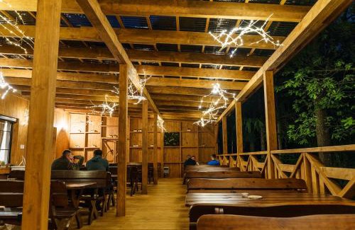 Zloty Potok House | Złoty Jeleń - restauracja i dom gościnny
