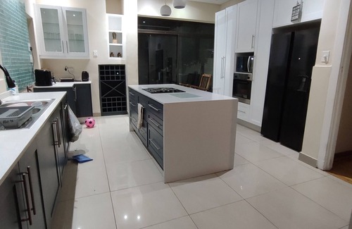 Greater Johannesburg Metropolitan Area House | A mother a sons and daughter approach towards modern living