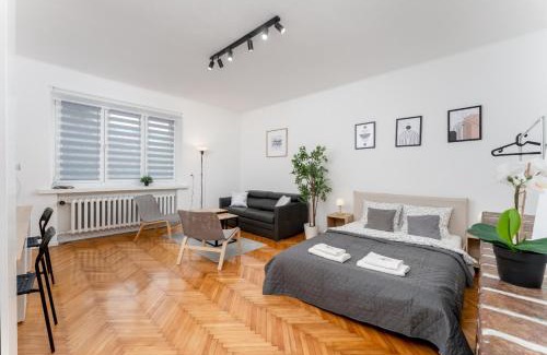 Podgorze Villa | Zabłocie Comfort House with parking and garden