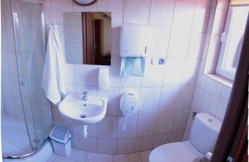 Brzezinka Hotel | Zajazd Skorpion B&B