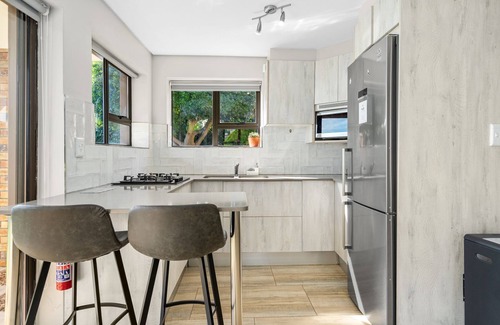 Mountainside Apartment | Zaria Sun Cottage - One Bedroom Apartment, Sleeps 2