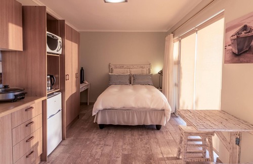 Mountainside Cottage | Zaria Sun Garden Cottage