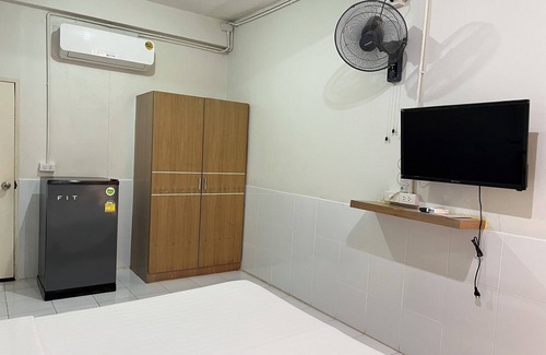 Khanna Yao Hotel | Ze Residence Rarm Intra