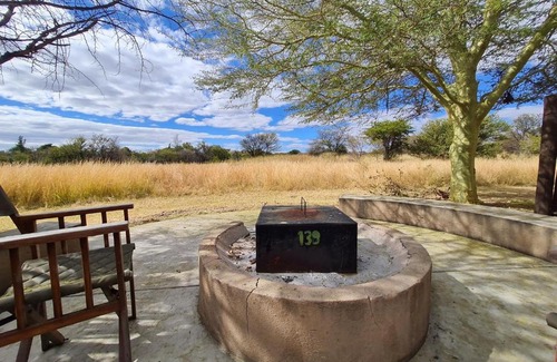 Leeupoort Villa | Zebula 5 Bedroom, sleeps12 IZN1