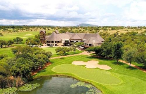 Leeupoort Villa | Zebula Golf and Wildlife Estate - Giraffe Plains Pax 4 - Moi Signature Luxury villa