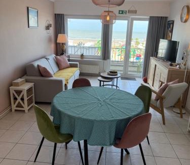 Blankenberge Apartment | Zeezicht Studio Delphine