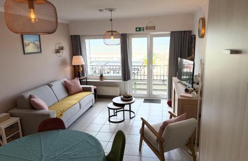 Blankenberge Apartment | Zeezicht Studio Delphine