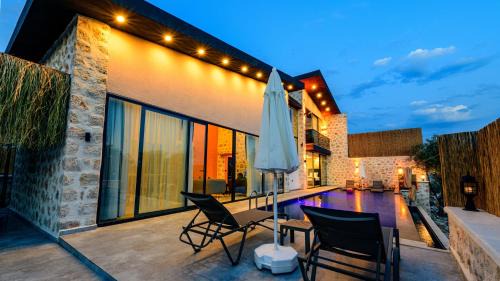 Faralya Villa | Zen - 2 Bedroom with jacuzzi in Kalkan Çayköy