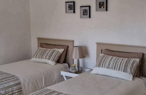 Paarl Bed & Breakfast | ZEN Tree Bed and Breakfast