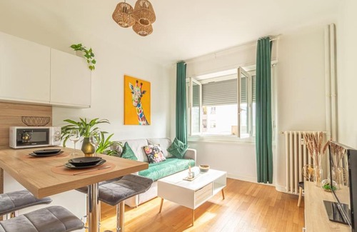 Ambilly Apartment | ZenBNB/Safari/3 Personnes/5 secondes du Tram